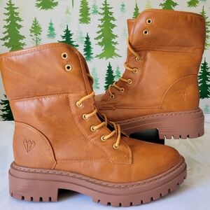 New Rock & Candy Tan Lace-Up Boots.
